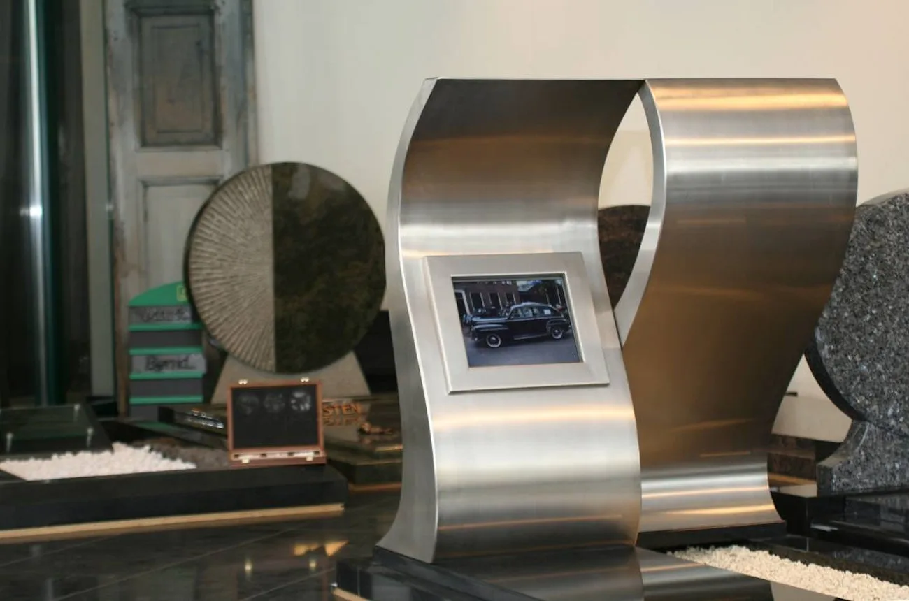 Digital headstone